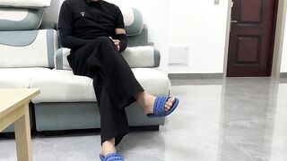 国产剧情刺激对白暗恋阿姨已久，终于让我抓到出轨的证据，借此威胁她跟我做爱，不然就告诉亲戚朋友，阿姨死活不肯，我强行内射她！全程对白高能刺激！
