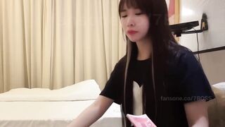【7BOSS探花】雪白滑嫩18岁美少女学妹_清纯外表床上表现那么淫荡
