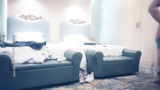 【赵总寻花】长相清纯的良家丰满小姐姐，没想到吃起鸡巴来那么骚，