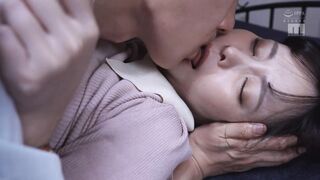 MIDA-637 [中文字幕] 醒来发现身边躺着偶像九野小姐她竟对在公司毫不起眼的我撒娇过于可爱身体让精力旺盛的我一次又一次疯狂抽插活塞 - 九野ひなの