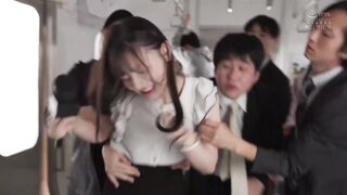 PRED-864 [中文字幕] 被电车痴汉盯上的清纯主播于羞耻高潮中反覆丢了多次身心都被玷污无法动弹的集体轮暴 - 田村香奈