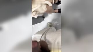 老婆闺蜜来我家做客 送她回家的时候被我拉到楼道里操了 跟我操女儿是同一个地方!