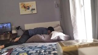 单亲爸爸忍不住自己的性欲竟然对女儿下手!!