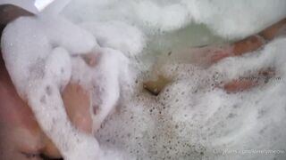华裔网黄【北京瑶瑶】【Lonelymeow】OF旅游性爱日记【12】酒店旗袍自慰 大战友人