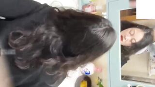 疯传大瓜! 中南海47岁高管女职员出轨男同事8段原版视频 露骨聊天记录网暴疯传