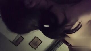 极品巨乳性感美少妇偷情年轻小伙 口活了得主动上位猛怼狂插 小伙深情偷拍 记录美妙生活！