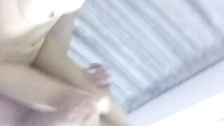 【兄妹】兄妹自拍乱伦视频泄露反差妹妹叫的人都酥了，女上位：现在是我操你