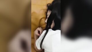 【姐弟乱伦】软磨硬泡姐姐终于同意用手和脚给我打飞机