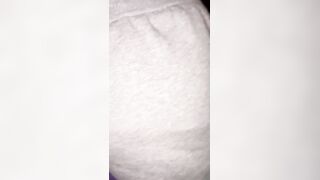 兄妹乱伦 和偷操半年的亲妹妹在KTV激情开操年纪小就是听话，这骚叫声也是没谁了，骨子里的贱货