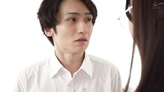 JUR-541 [中文字幕] 班长的专属秘密 负责风纪的加奈老师的里人格放学后与超严肃女教师的校内露出狂欢 -日下部加奈