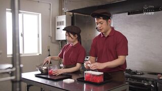 IPZZ-674 已婚的我在牛肉饭店工作，为何沉迷于与视我为女性的年轻学生的不忠内射性交-明里つむぎ