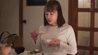 MFYD-023 [中文字幕] 妻子怀了第二胎，在回娘家待产期间，和长男就读的托儿所老师在家里疯狂做爱了 大谷雙葉