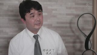ROE-057 [中文字幕] 与初恋时隔三十年重逢我沉迷于一段伪装成青春的恋情仿佛想要重温学生时代#平冈里枝子