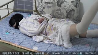 雨涵的洛丽塔 吊在床下绑着 好不容易解缚后 被绑得更惨了(1)