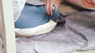 【麻豆传媒】清纯女神-寻小小【窥探女子宿舍】枕头下的神秘棒状物，高清720P原版首发【MMZ-055】