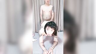 花臂纹身短发御姐！新人下海操逼！无毛肥逼抽插，叫起来超好听，还是喜欢男人操后入激情