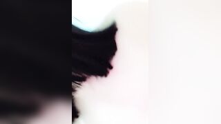 妖娆美少妇欧美风格，跪着吃双屌，前后齐夹击，一顿后入猛如虎，撸射在肚子上