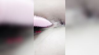 电臀女王来袭【裸舞自慰下篇】顶级美臀蜜桃臀御姐，特写美臀这屁股简直完美，窗边裸舞外面不知道有没人看，厕所假屌爆插小穴