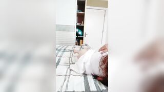 约闺蜜和她老公一起来家玩勾搭啪啪【下篇】露脸脱光了诱惑口交大鸡巴各种爆草抽插被自己老公发现，让他去干别人老婆