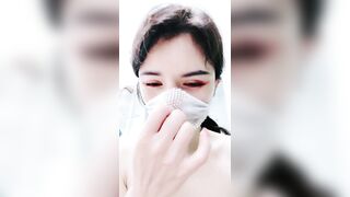 黑丝高跟大长腿情趣女狼激情大秀，各种发骚坐插假阳具，浪叫呻吟好骚，用椅子腿抽插骚穴，棒球棒捅骚穴刺激